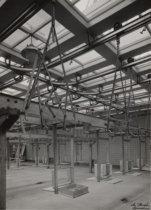 Gaston de Jongh, Halle d’abattage des abattoirs de Malley, 1944-1945, Musée Historique Lausanne. Gaston de Jongh, Halle d’abattage des abattoirs de Malley, 1944-1945, Musée Historique Lausanne.