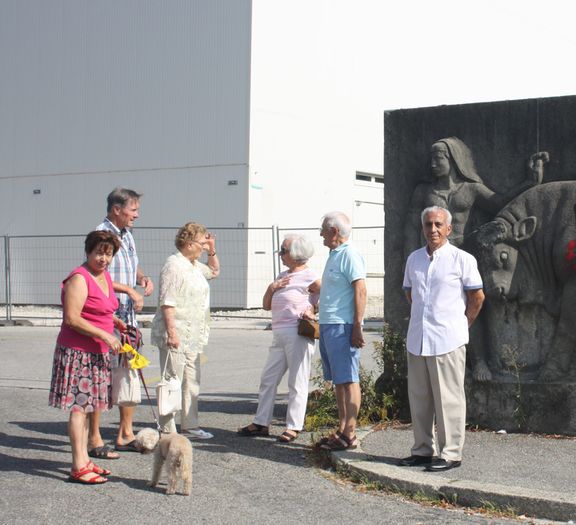 Habitants et habitantes du quartier de Malley et membres du personnel des anciens abattoirs ayant témoigné pour Malley en quartiers, 2020, © Salvatore Bevilacqua.